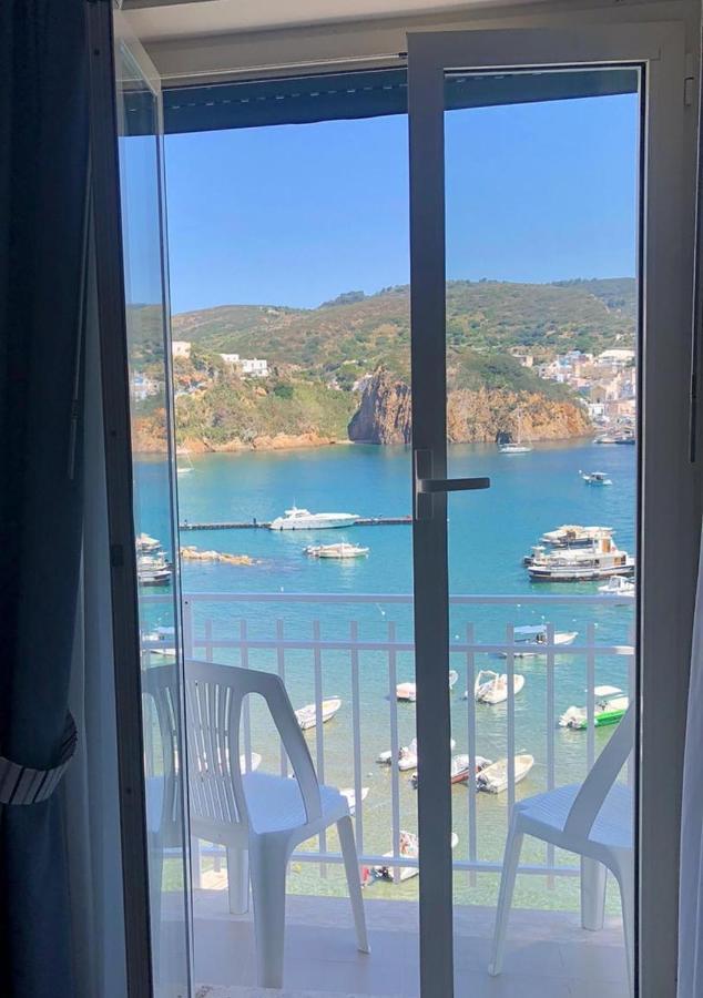 Hotel La Baia Понца Екстер'єр фото