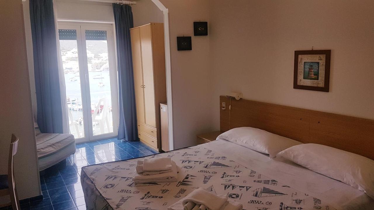 Hotel La Baia Понца Екстер'єр фото