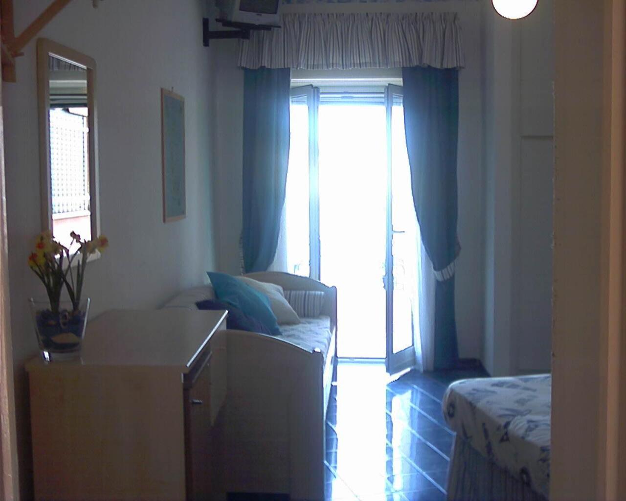 Hotel La Baia Понца Екстер'єр фото