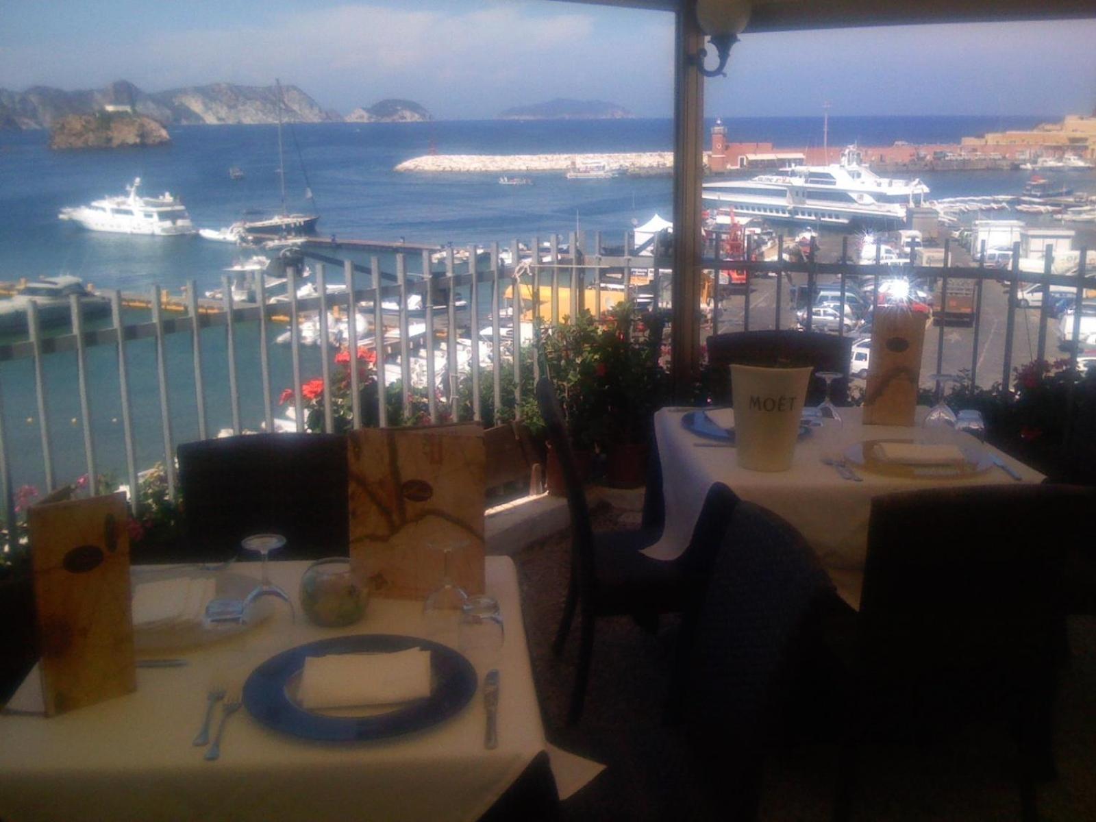 Hotel La Baia Понца Екстер'єр фото
