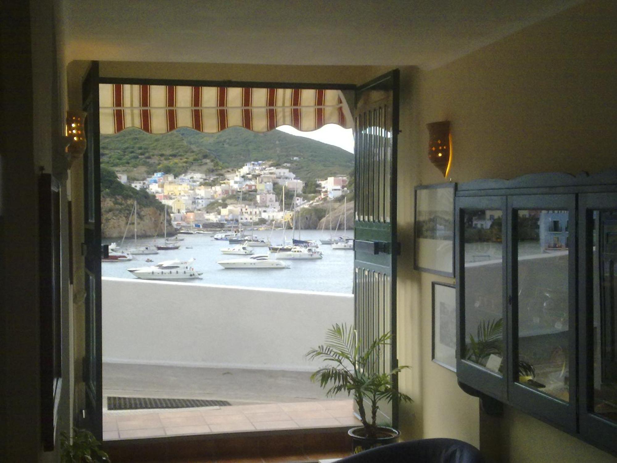 Hotel La Baia Понца Екстер'єр фото