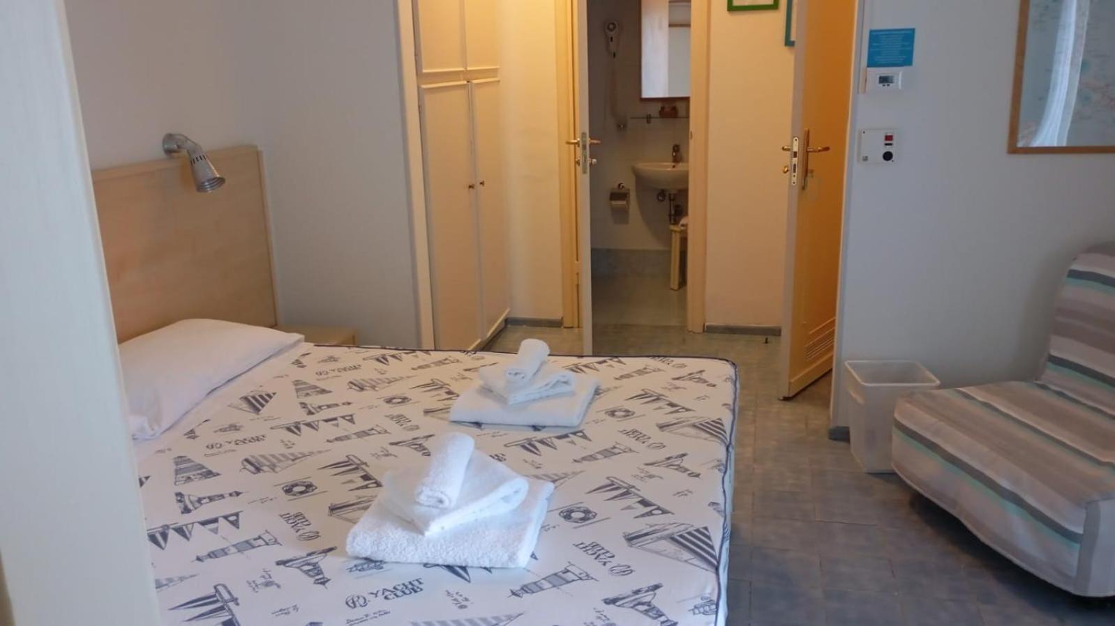 Hotel La Baia Понца Екстер'єр фото