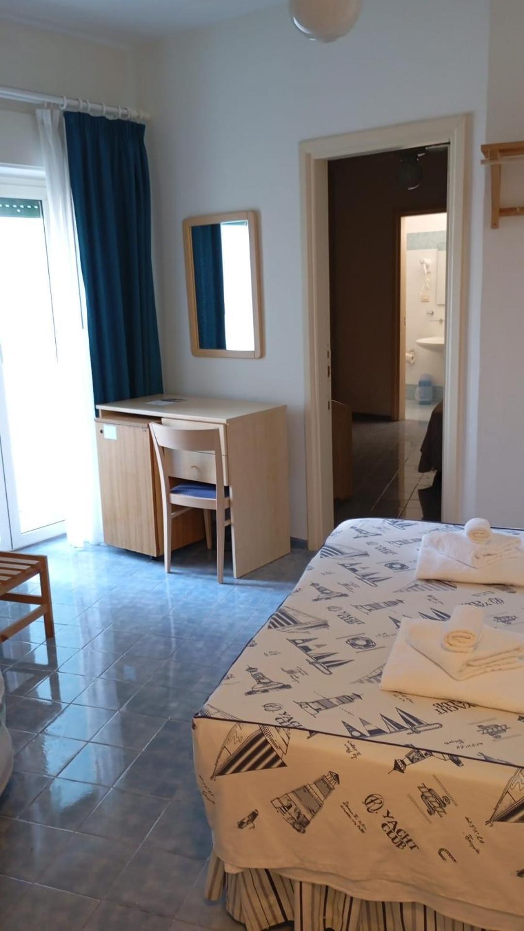 Hotel La Baia Понца Екстер'єр фото