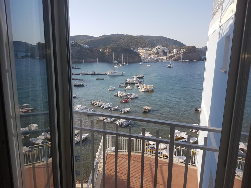Hotel La Baia Понца Екстер'єр фото