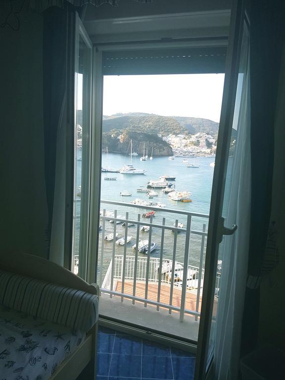 Hotel La Baia Понца Екстер'єр фото